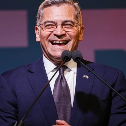 Como Xavier Becerra reverteu sua campanha para governar a Califórnia
