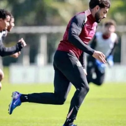 Diniz orienta jogadores e Corinthians treina em dois períodos