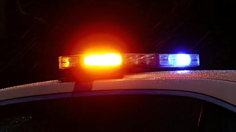 Ao menos 12 baleados após SUV abrir fogo em multidão em Chicago