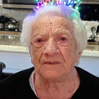 Mulher de 111 anos é homenageada por salvar judeus na 2ª Guerra