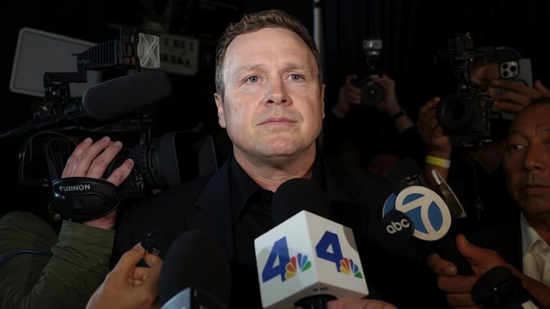 Spencer Pratt admite derrota na corrida à prefeitura de LA e ataca candidatos