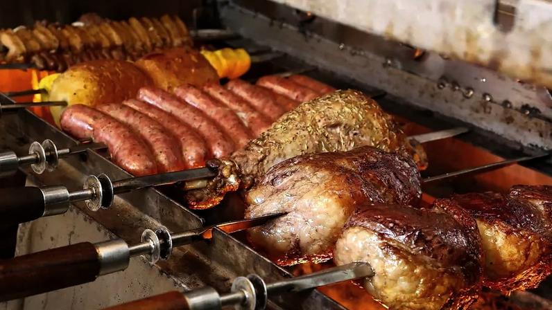 Copa em casa: erros que atrapalham o churrasco durante os jogos