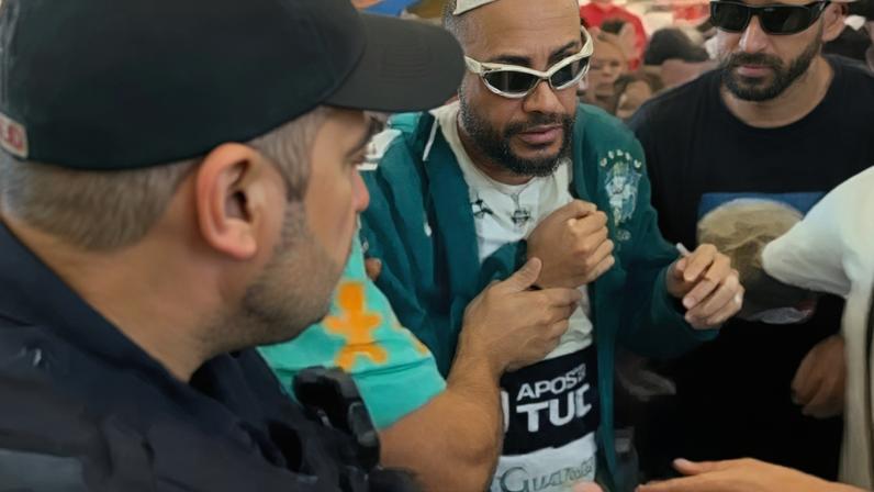 Sósia de Neymar causa alvoroço em shopping dos EUA