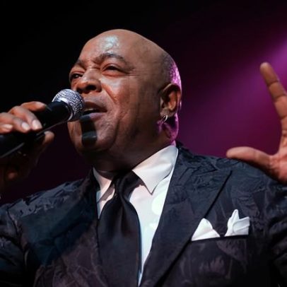 Falece Peabo Bryson, cantor premiado