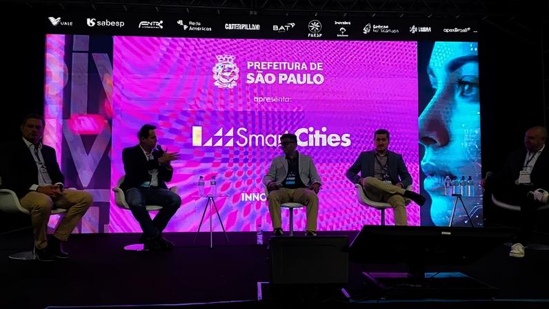 Painel no SPIW debate o uso prático da IA por prefeituras.