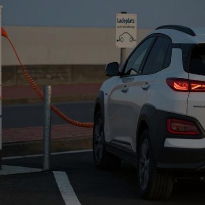 Vendas de veículos elétricos na China registram balanço misto em maio