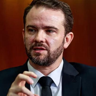 Excedente do petróleo é usado para mitigar alta dos combustíveis, diz Durigan
