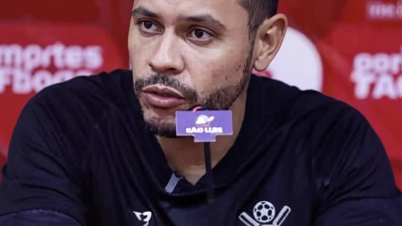 Guilherme dos Anjos em entrevista coletiva.