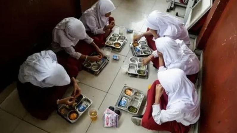 Prabowo demite chefe do programa de refeições gratuitas após envenenamentos
