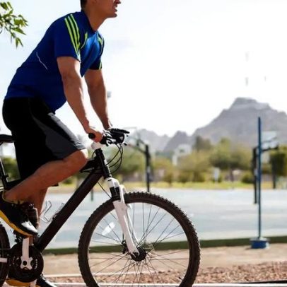 Pedalar, nadar ou caminhar: qual atividade oferece mais benefícios à saúde?