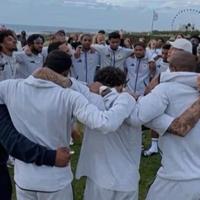 Seleção de Curaçao faz culto antes da Copa do Mundo
