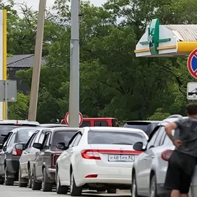 Combustível paralisado na Crimeia ocupada enquanto Ucrânia mira petróleo