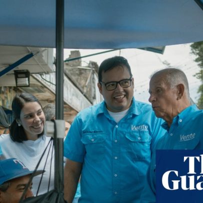 Oposição venezuelana emerge das sombras, mas segue à margem política