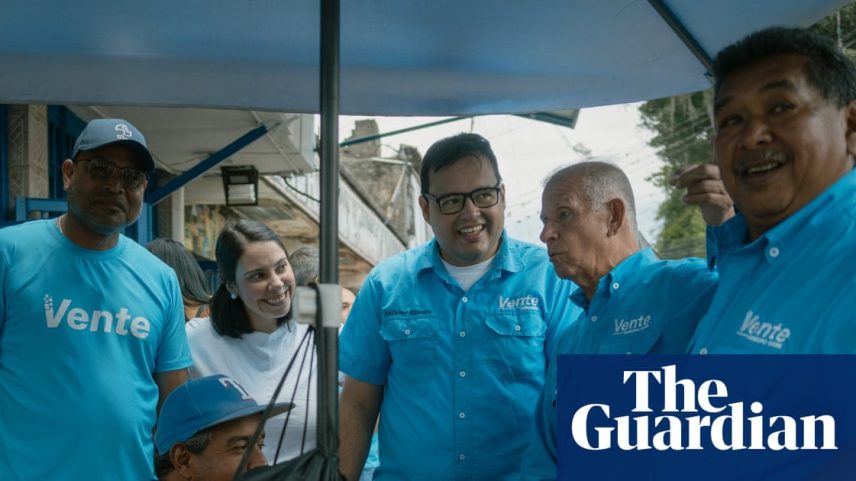 Oposição venezuelana emerge das sombras, mas segue à margem política