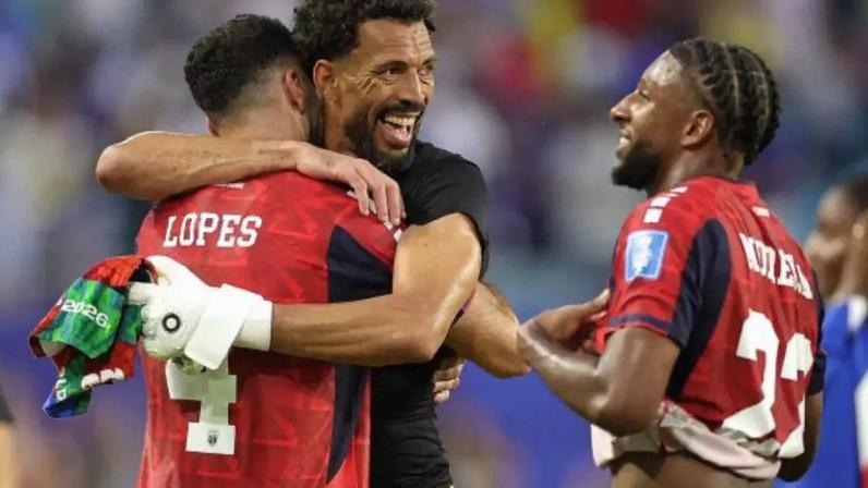 Vozinha falhou em jogo, mas levou sorte por gol ser anulado –
