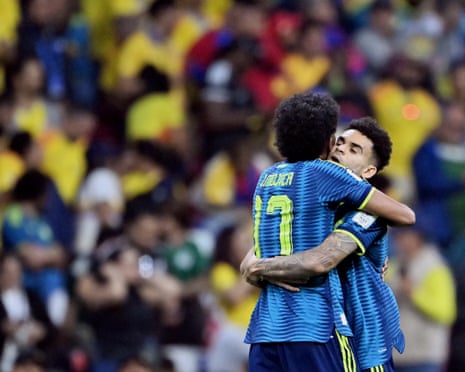 Colômbia vence Uzbequistão em jogo disputado para abrir Copa do Mundo