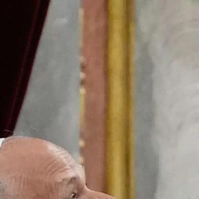 Papa defende imigração e alerta para crise profunda em Parlamento espanhol
