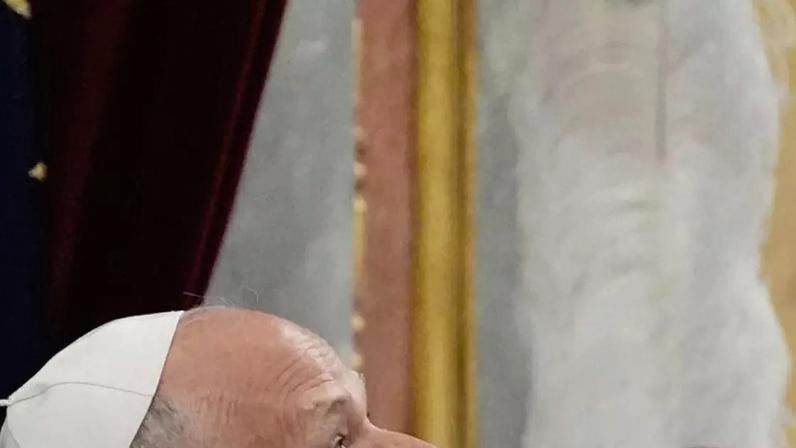 Papa defende imigração e alerta para crise profunda em Parlamento espanhol
