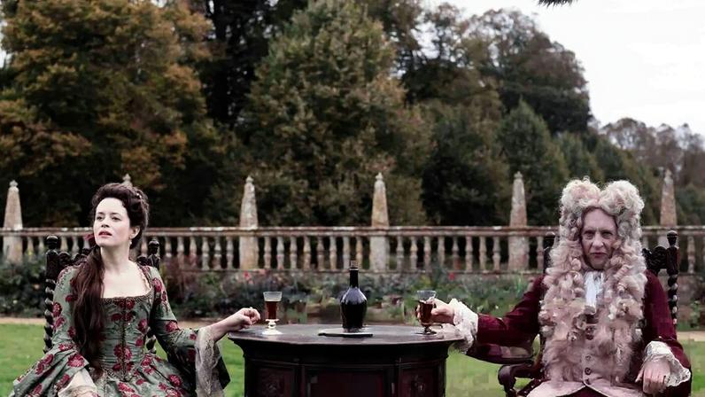 Savage House recebe crítica com Claire Foy e Richard E. Grant em caper de época