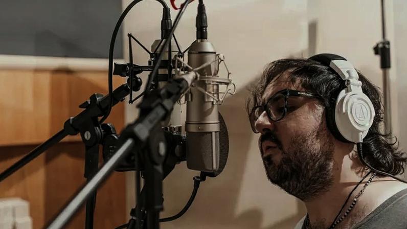 AMESLARI apresenta "Absence" e "A Billion Different Ways To Find You"