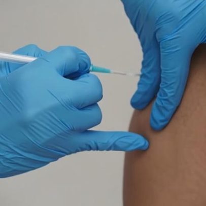 Vacinas contra HPV reduzem quase a zero o risco de câncer cervical antes dos 30