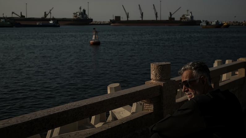Navegação normal no Estreito de Hormuz só retoma após remoção de 80 minas