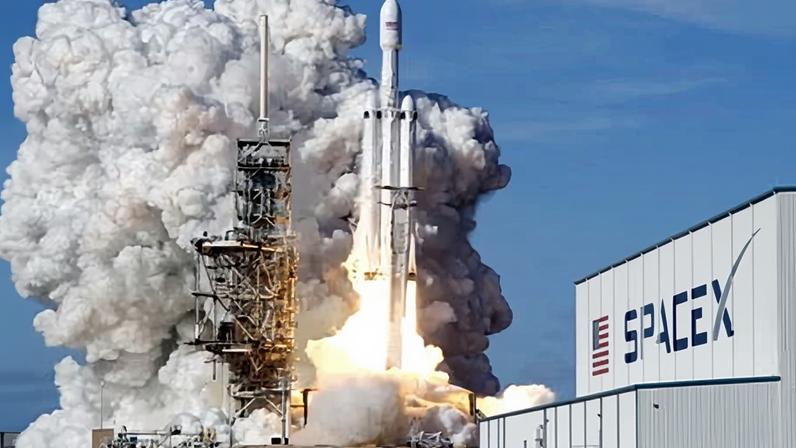 A Falcon 9 SpaceX heavy rocket lifts off from the Kennedy Space Center in Cape Canaveral. Elon Musk plans to raise $75bn from the SpaceX IPO.