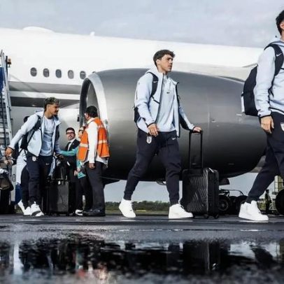 Problema com avião atrasa viagem do Uruguai às vésperas da estreia na Copa do Mundo