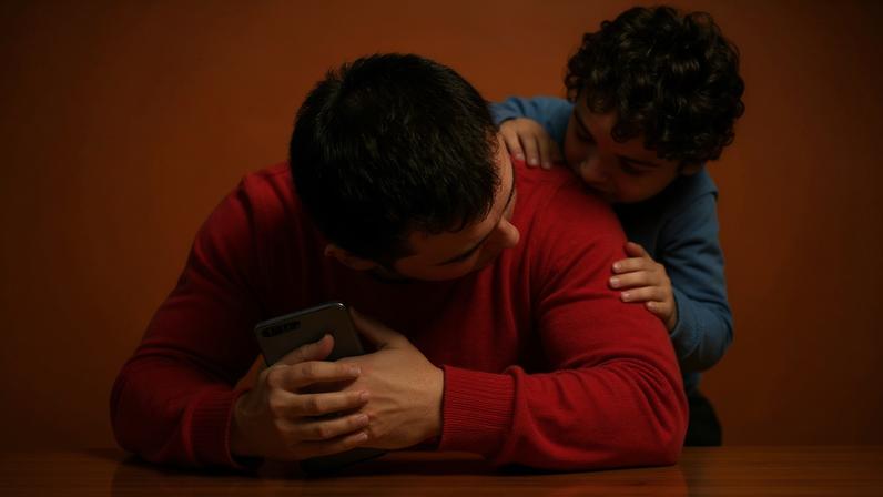 Banimentos em redes sociais estão em alta; já é tarde para meu filho e eu
