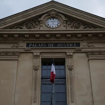 A mais velha detida da França, 79, vai a julgamento por assassinato de parente