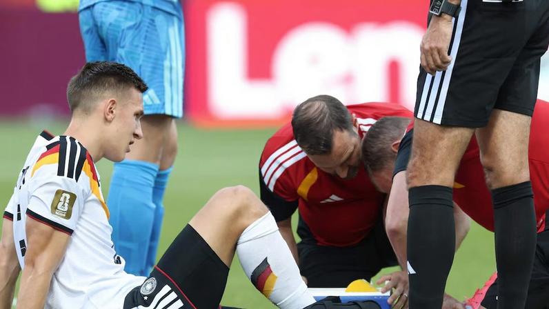 Nico Schlotterbeck tem problema ligamentar e pode ser cortado pela Alemanha.