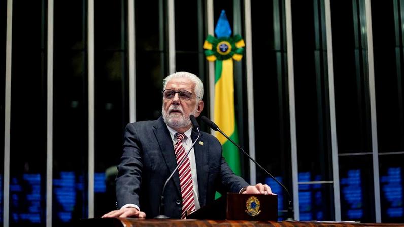 Segundo Jaques Wagner, definição sobre liderança do PT no Senado cabe ao presidente Lula