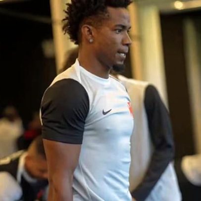 Vasco divulga treino de academia e campo