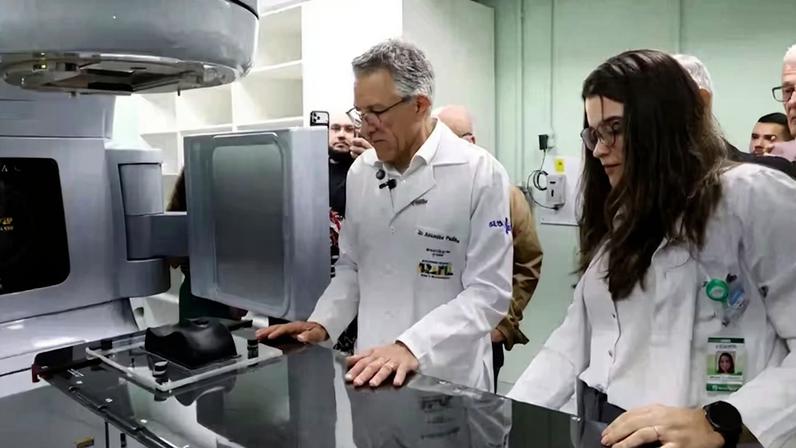 O ministro da Saúde, Alexandre Padilha, acompanhou a inauguração