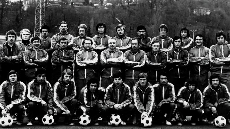 Pakhtakor's squad in 1979, before a flight to Minsk in which 17 players and staff lost their lives