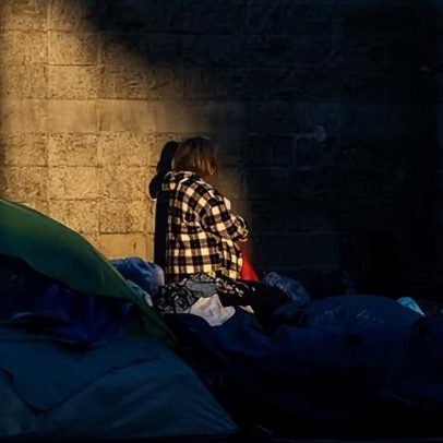 Autoridades de Trump cortam verba federal para agência de moradores de rua em LA