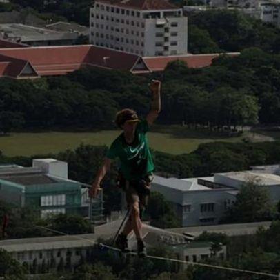 Atleta extremo famoso por shows com Madonna morre em acidente de base jump em Utah