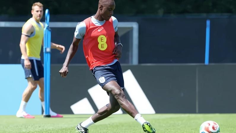 Chalobah realiza sonho de Copa do Mundo ao ser convocado pela Inglaterra