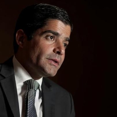 Avião com ACM Neto faz pouso de emergência na Bahia