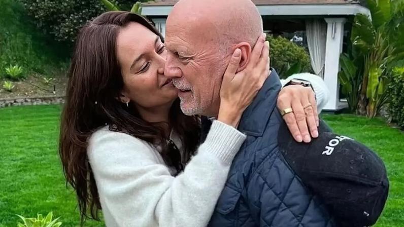 Emma Heming comemorou seus 50 anos com uma homenagem especial a Bruce Willis