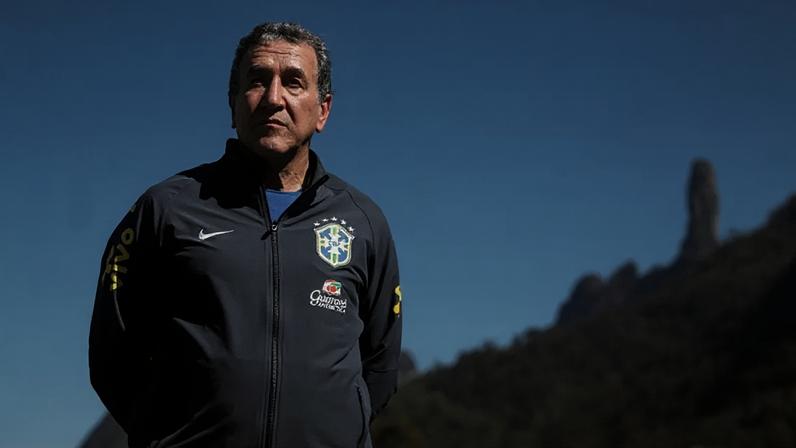 Aos 83 anos, Parreira está internado com quadro de inflamação pulmonar.