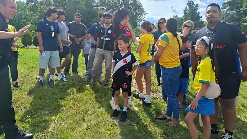 Polícia barrou qualquer tentativa de alguém se aproximar do CT do Red Bull –
