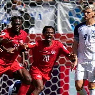 Larin garante empate para o Canadá contra a Bósnia e Herzegovina