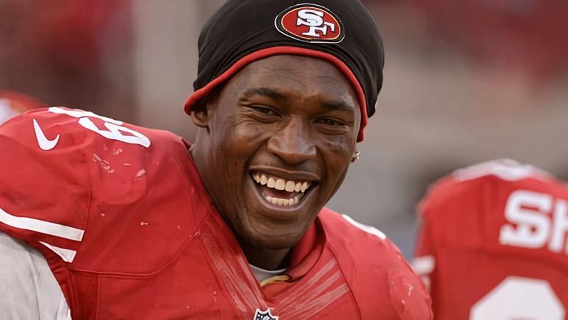 Cérebro de ex-jogador da NFL Aldon Smith será doado para pesquisa de CTE