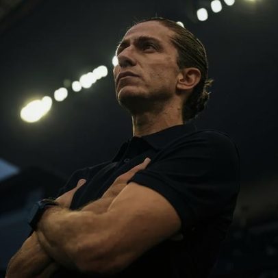 Bayer Leverkusen anuncia novo técnico após rumores sobre Filipe Luís