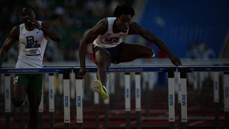 Ja’Kobe Tharp quebra recorde mundial dos 110m com barreiras no universitário