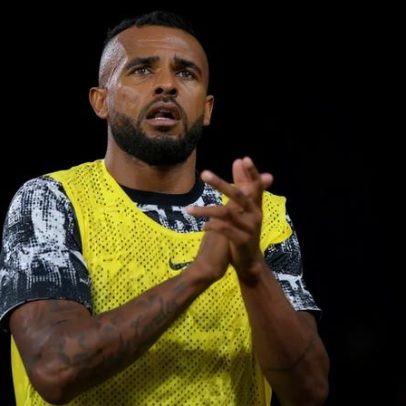 Alex Santana tem poucos minutos em 2026 após reintegração de Diniz no Timão