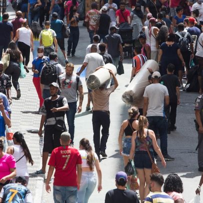 Emprego formal atinge 62,2 milhões em fevereiro com alta de 3,6%