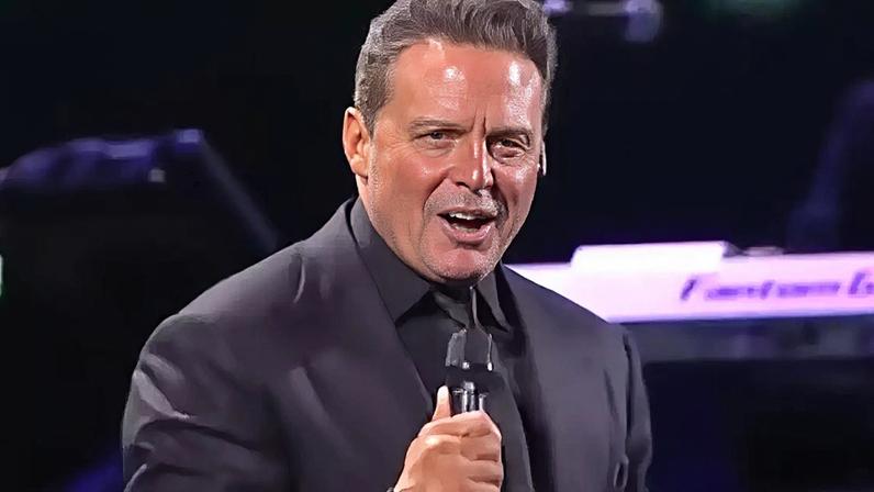 Cantor Luis Miguel passa por cirurgia.