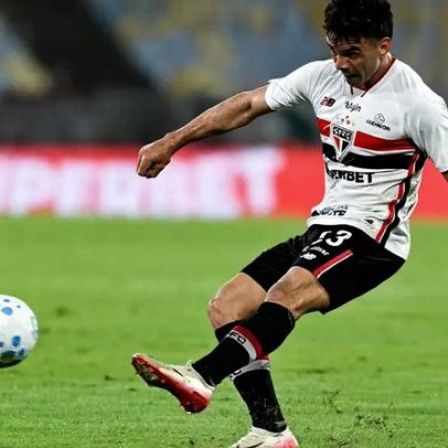 Enzo Díaz, do São Paulo, quebra placa de substituição após derrota ao Remo